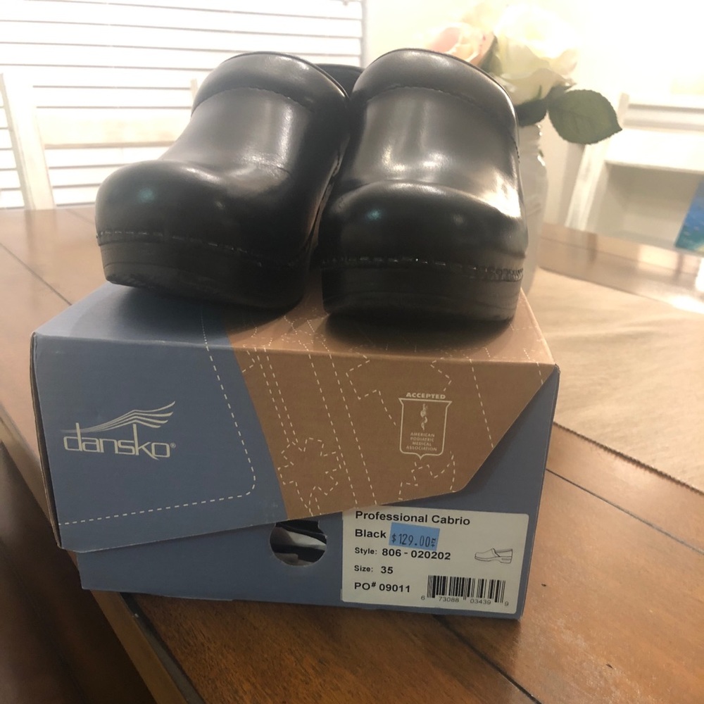 Dansko Cabrio professional  nursing shoe